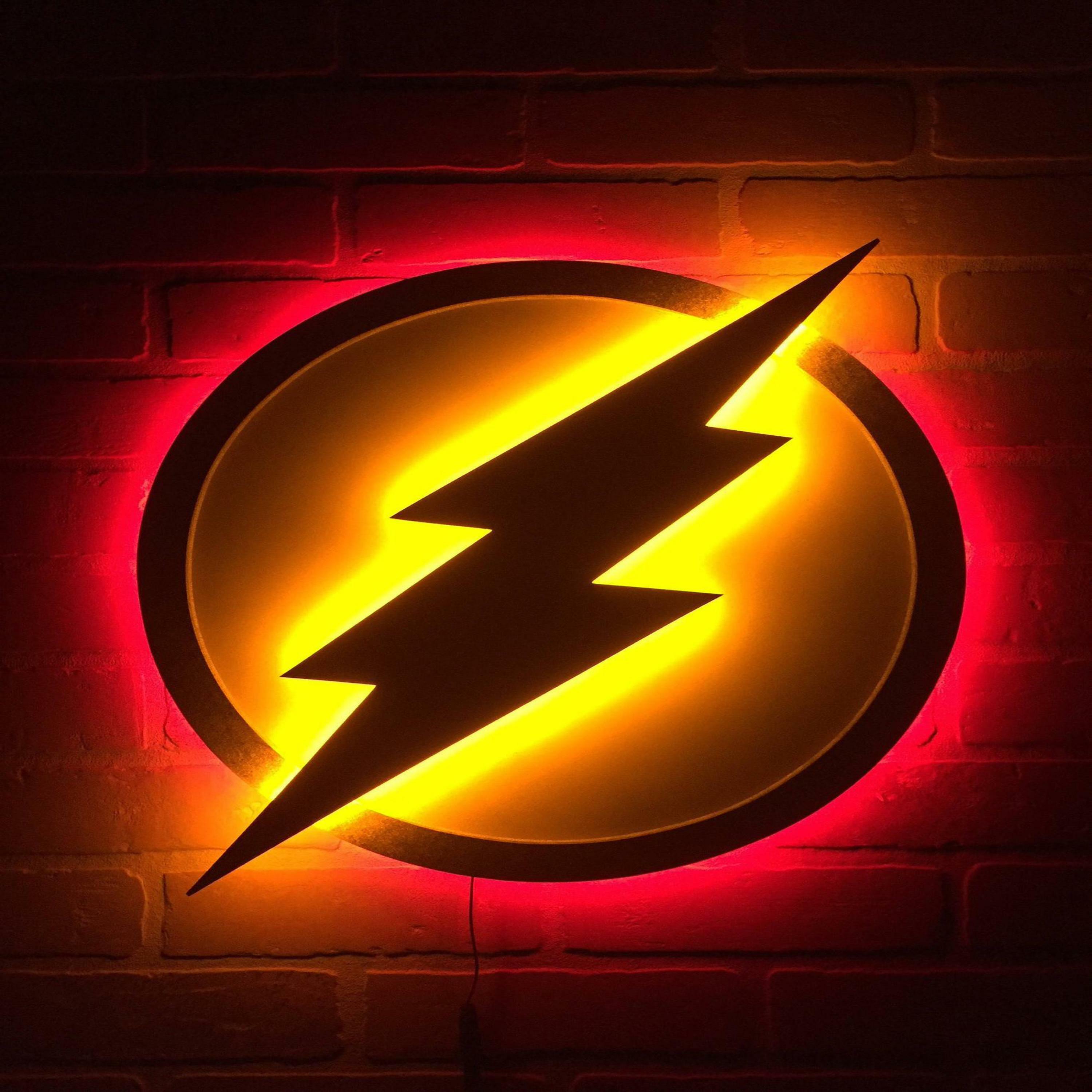 Czech - THE FLASH | iHeart