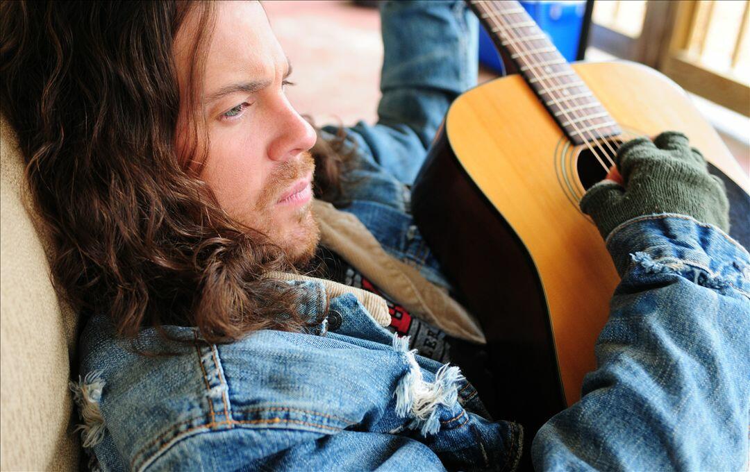 Christian Kane Radio Listen to Free Music & Get The Latest Info