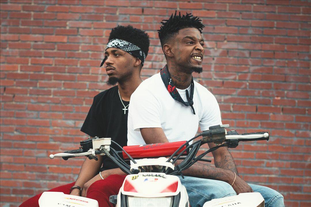 21 Savage Removes Grill, Shows Off New Smile