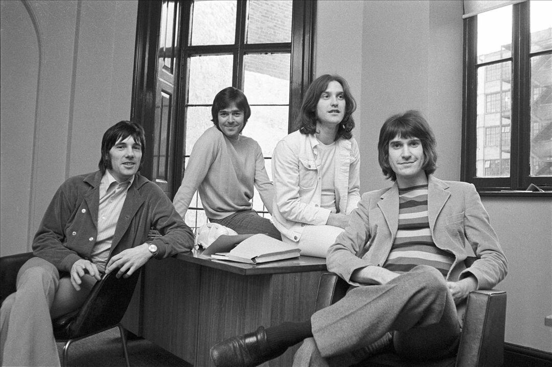 ♫ The Kinks | iHeart