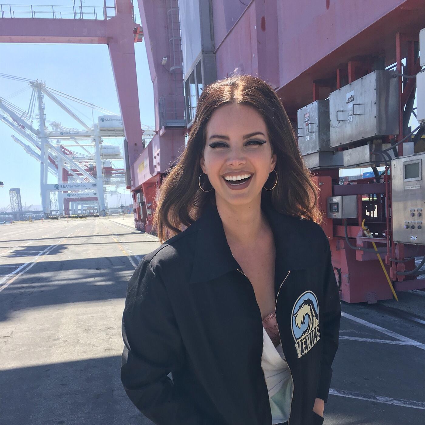 Lana Del Rey iHeart