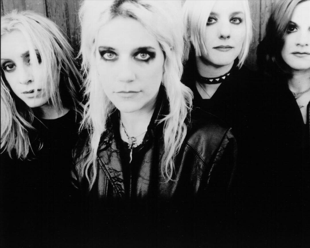 L7. Группа l7. L7 гранж группа. L7 группа в молодости. Донита Спаркс